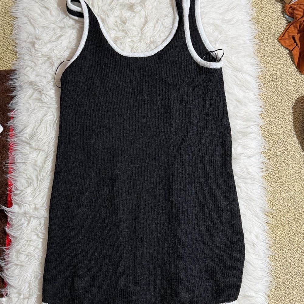 H&M XXL Black and White Ribbed Dress Tennis Cute Mini Soft